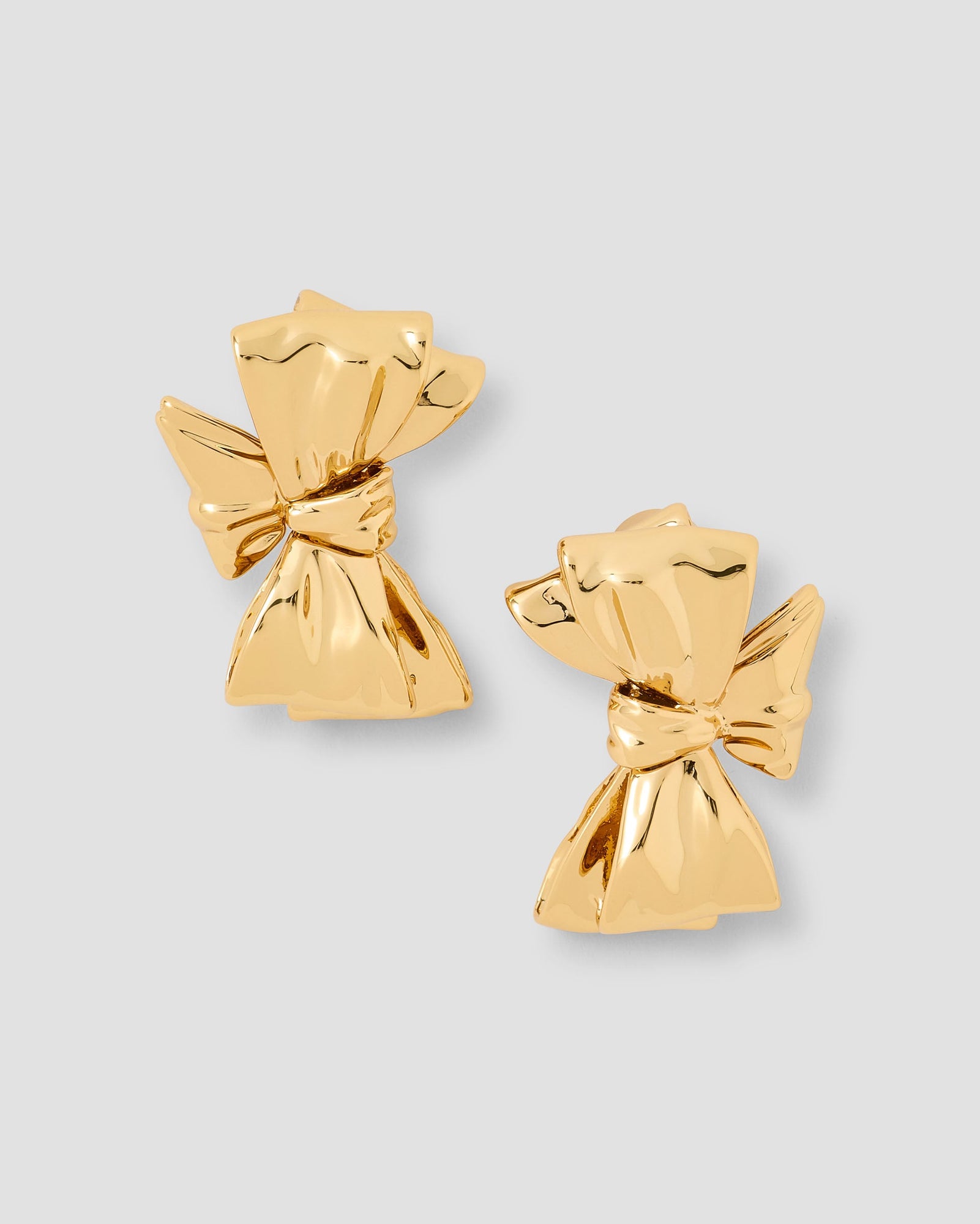 Bow Earring - close-up detail | 18k gold earrings