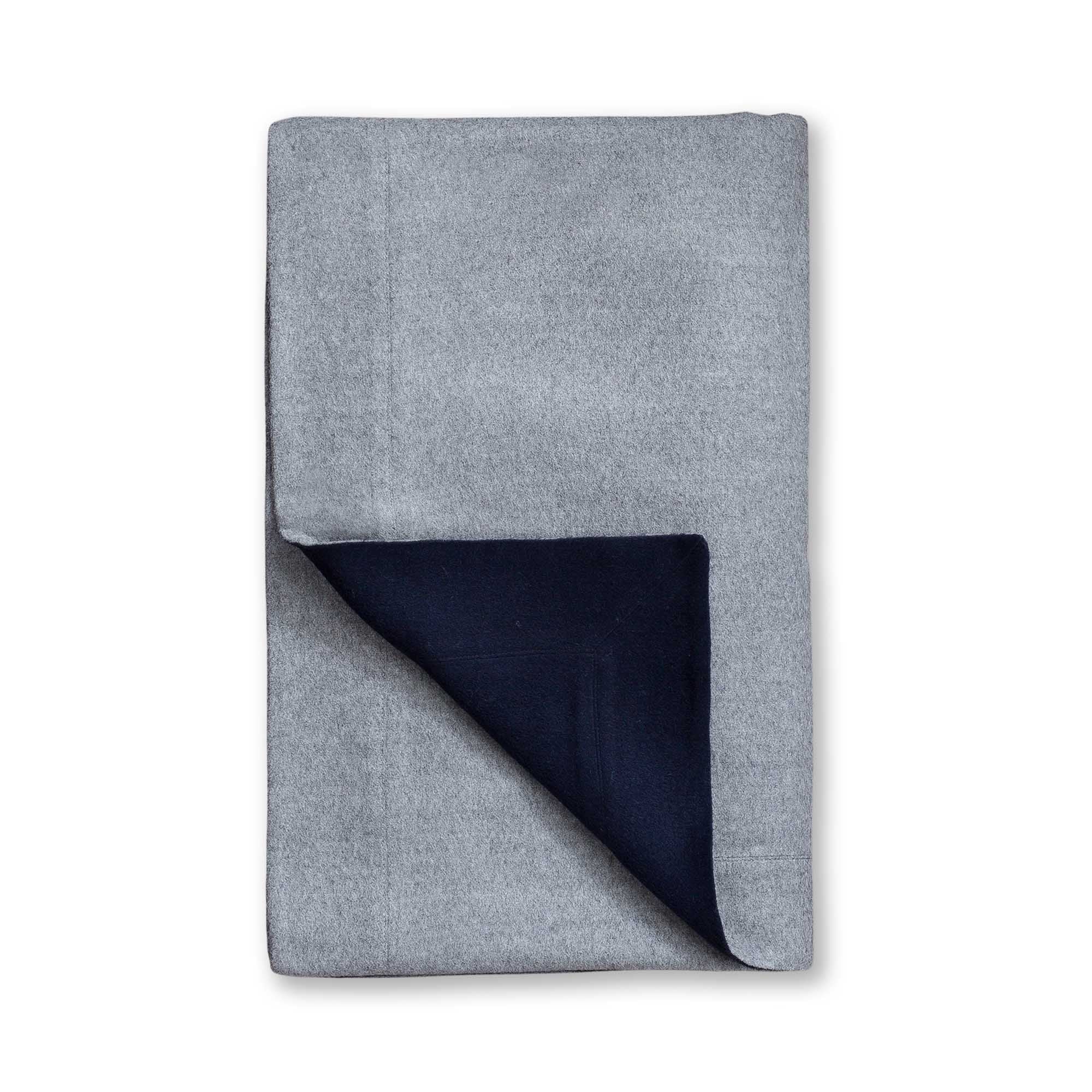 Hudson Throw | Light Grey/Navy