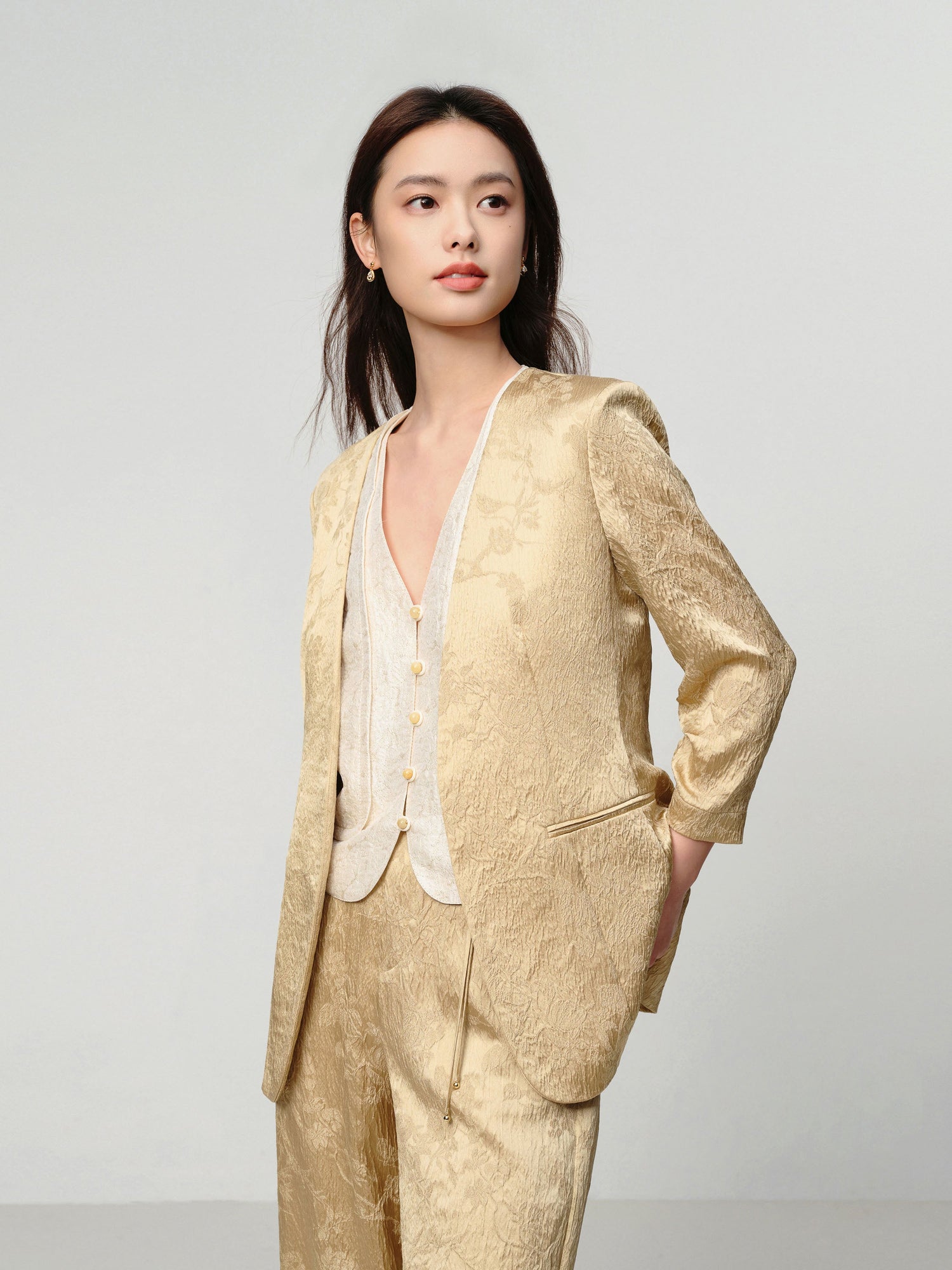 Mulberry Silk Jacquard 3/4 Sleeve Collarless Blazer | Khaki