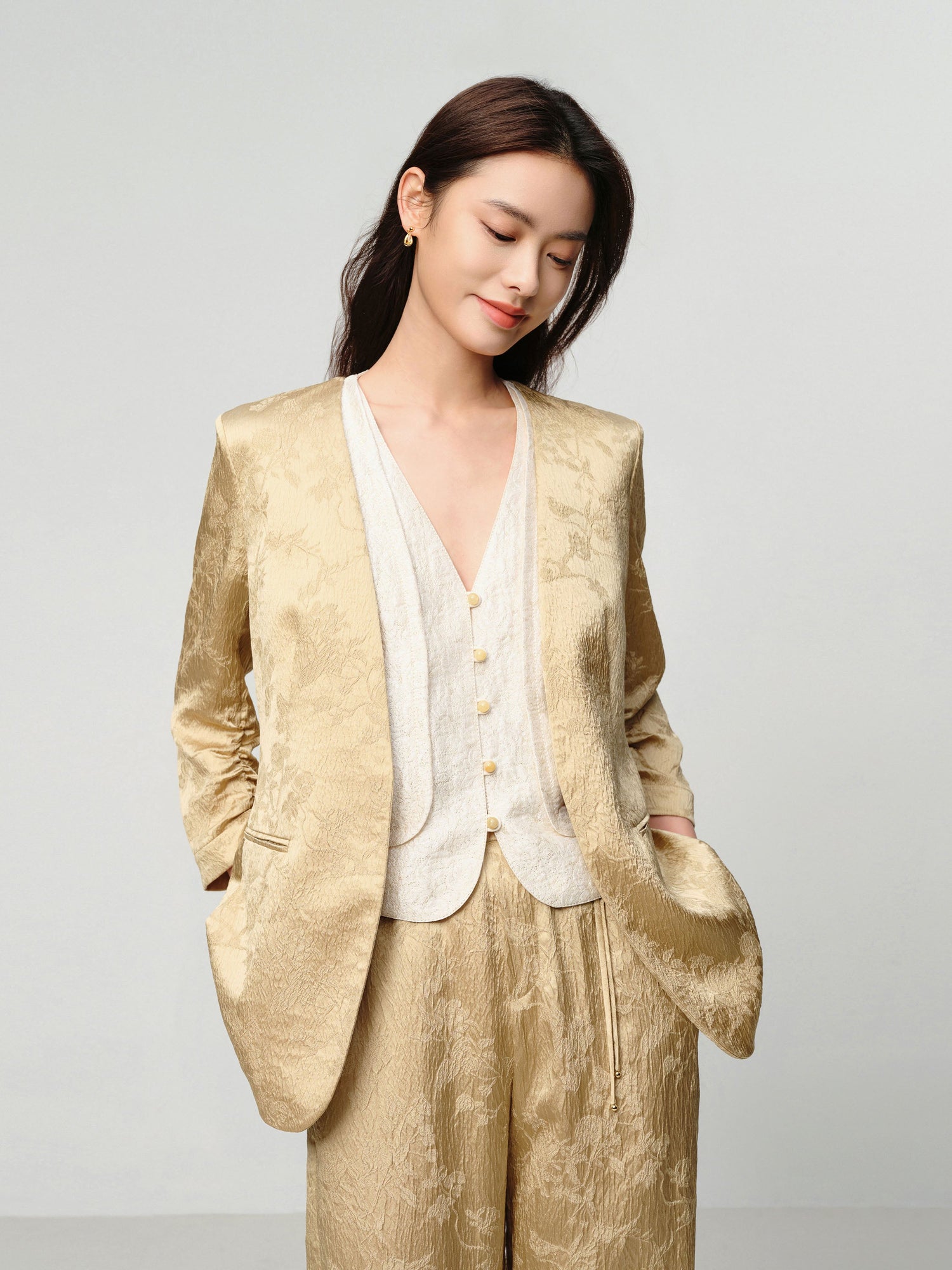 Mulberry Silk Jacquard 3/4 Sleeve Collarless Blazer | Khaki