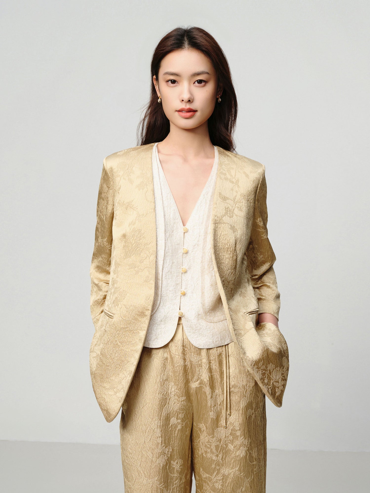Mulberry Silk Jacquard 3/4 Sleeve Collarless Blazer | Khaki