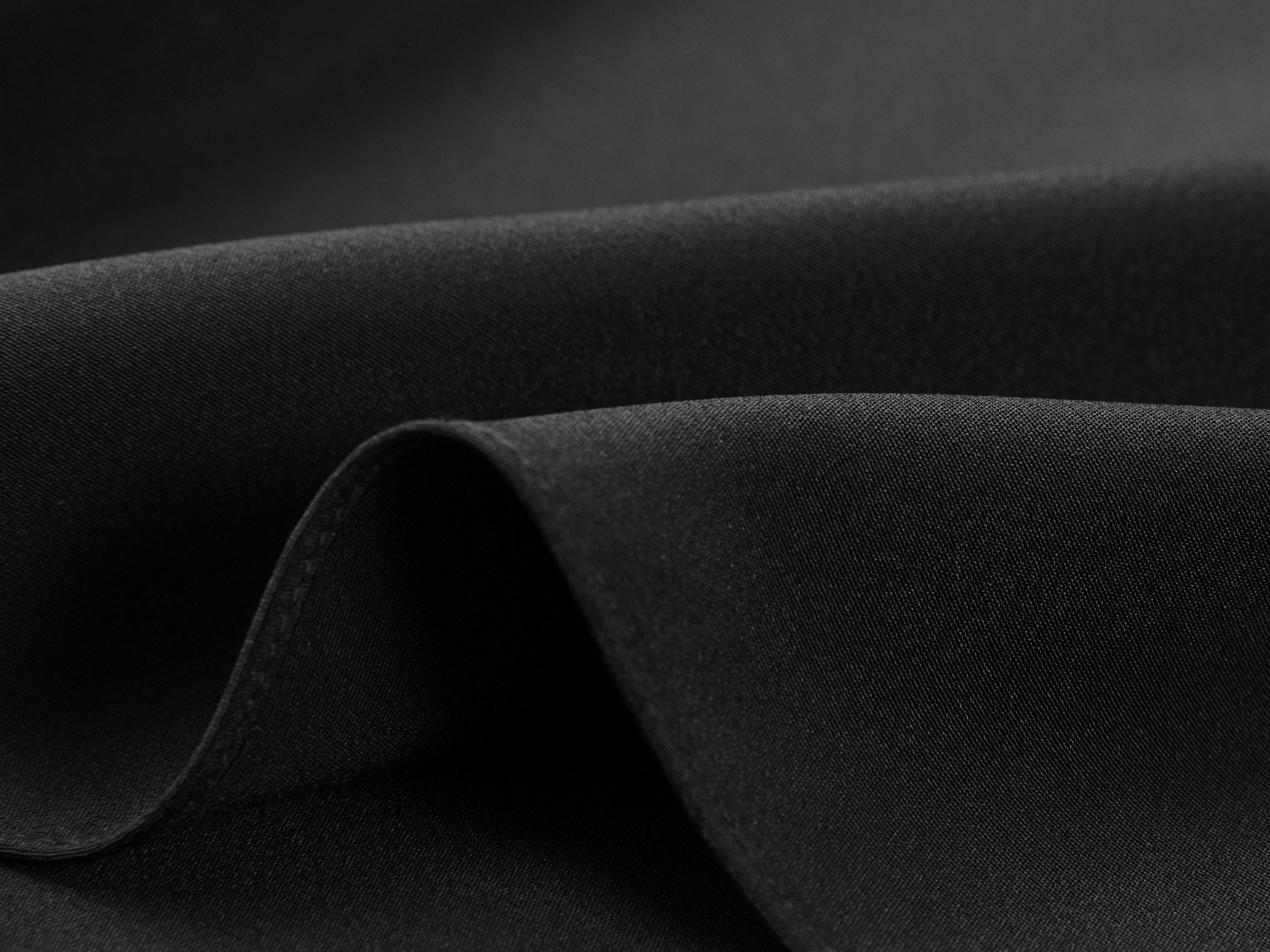 Silk Blend Sleeveless Straight-Fit Shirt | Black