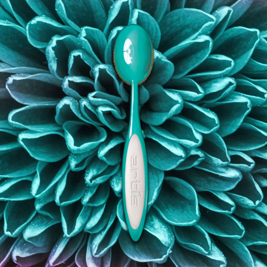 Elite Brush Oval 7 | Turquoise Finish