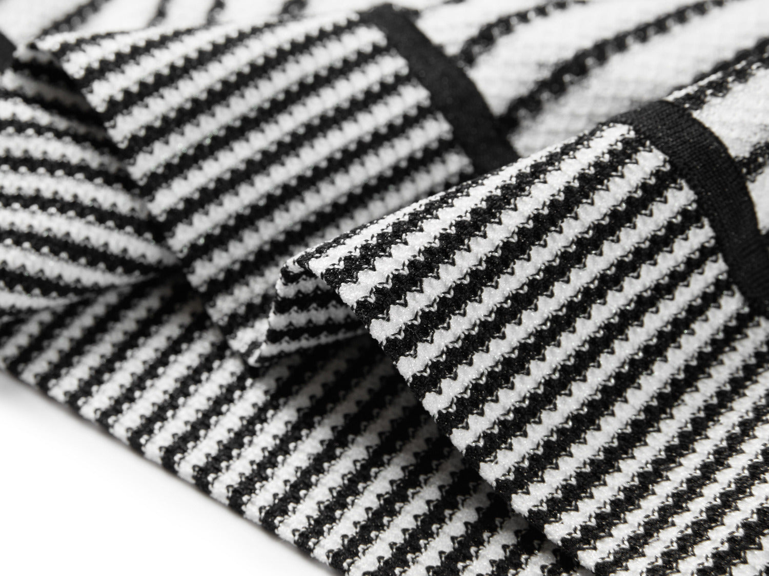 Classic Straight-Cut Mulberry Silk Knit Cardigan | White/Black