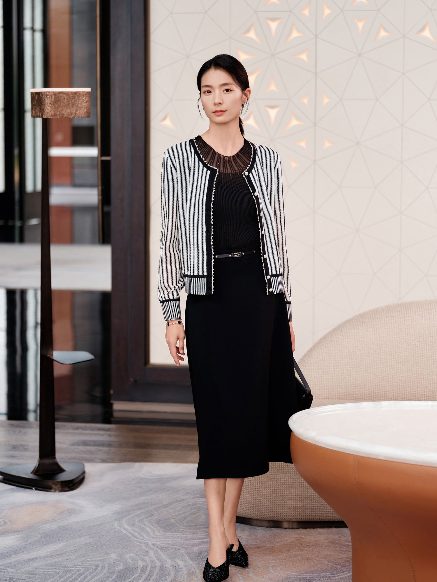Classic Straight-Cut Mulberry Silk Knit Cardigan | White/Black
