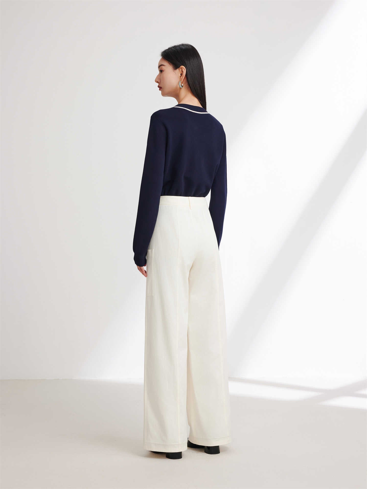 Simple-designed Straight Pants | Beige