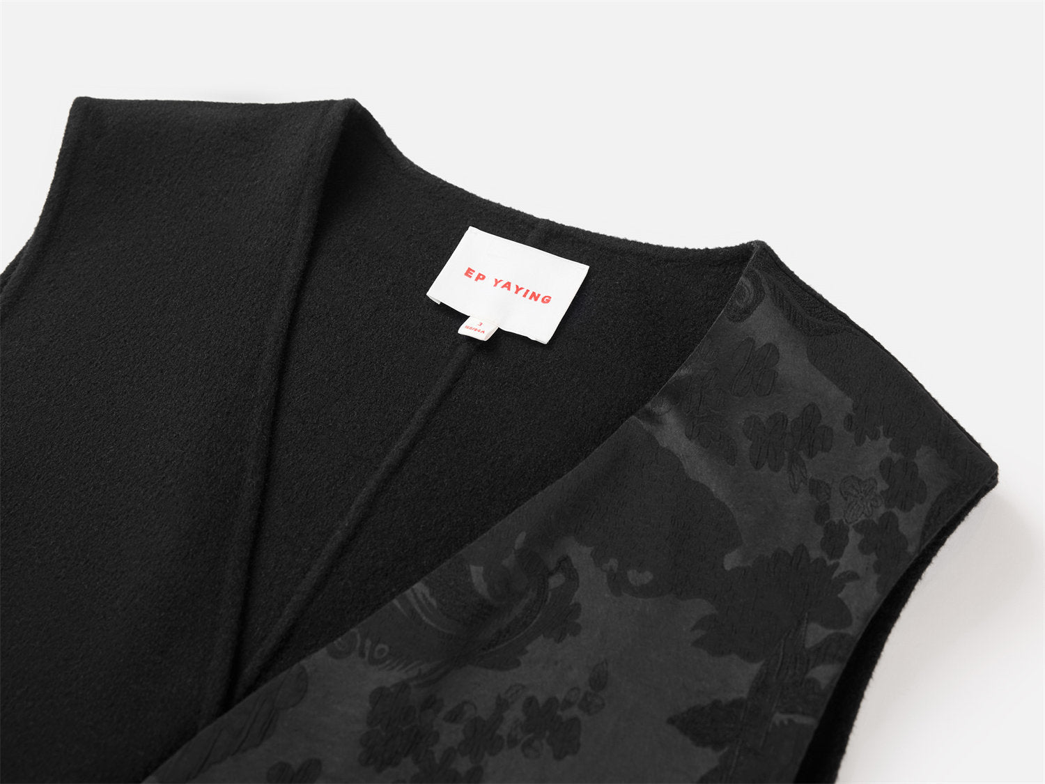 Silk and Wool Jacquard Vest | Black