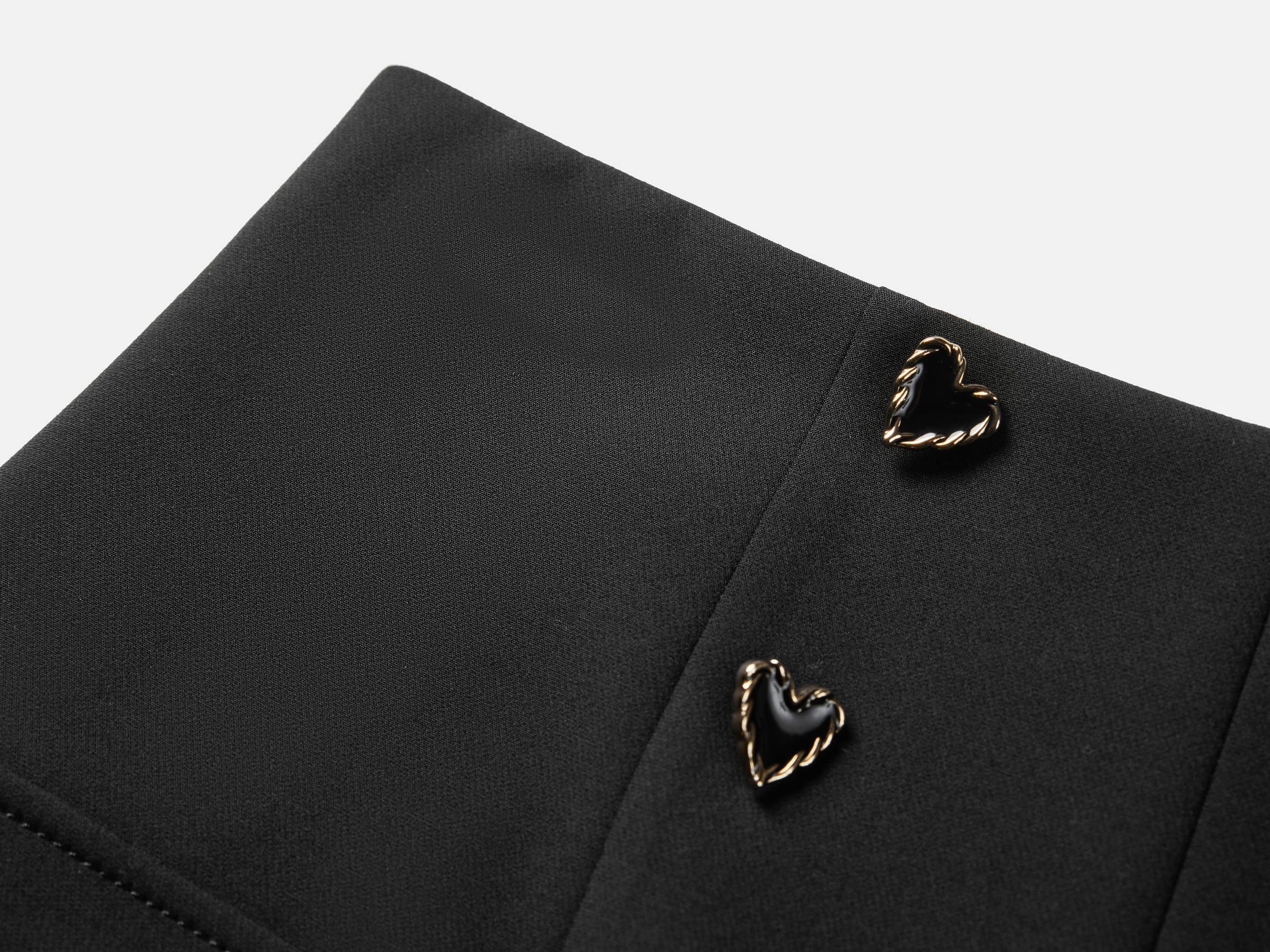 High-waisted Love Button Shorts | Black