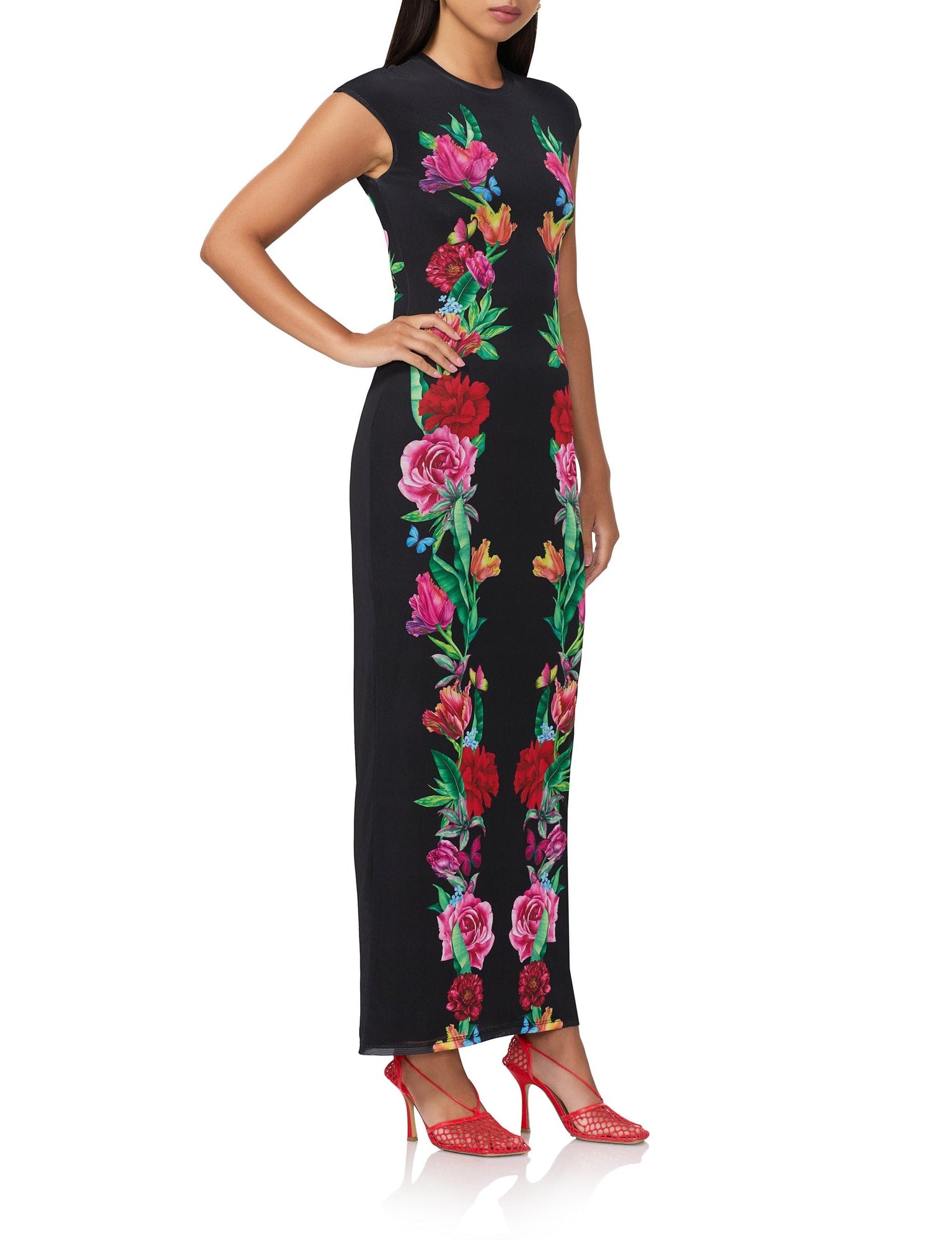 women's maxi length t-shirt shaped dress with capped sleeve in body floral print