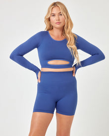 True Blue | Model: Sydney (size: XL)