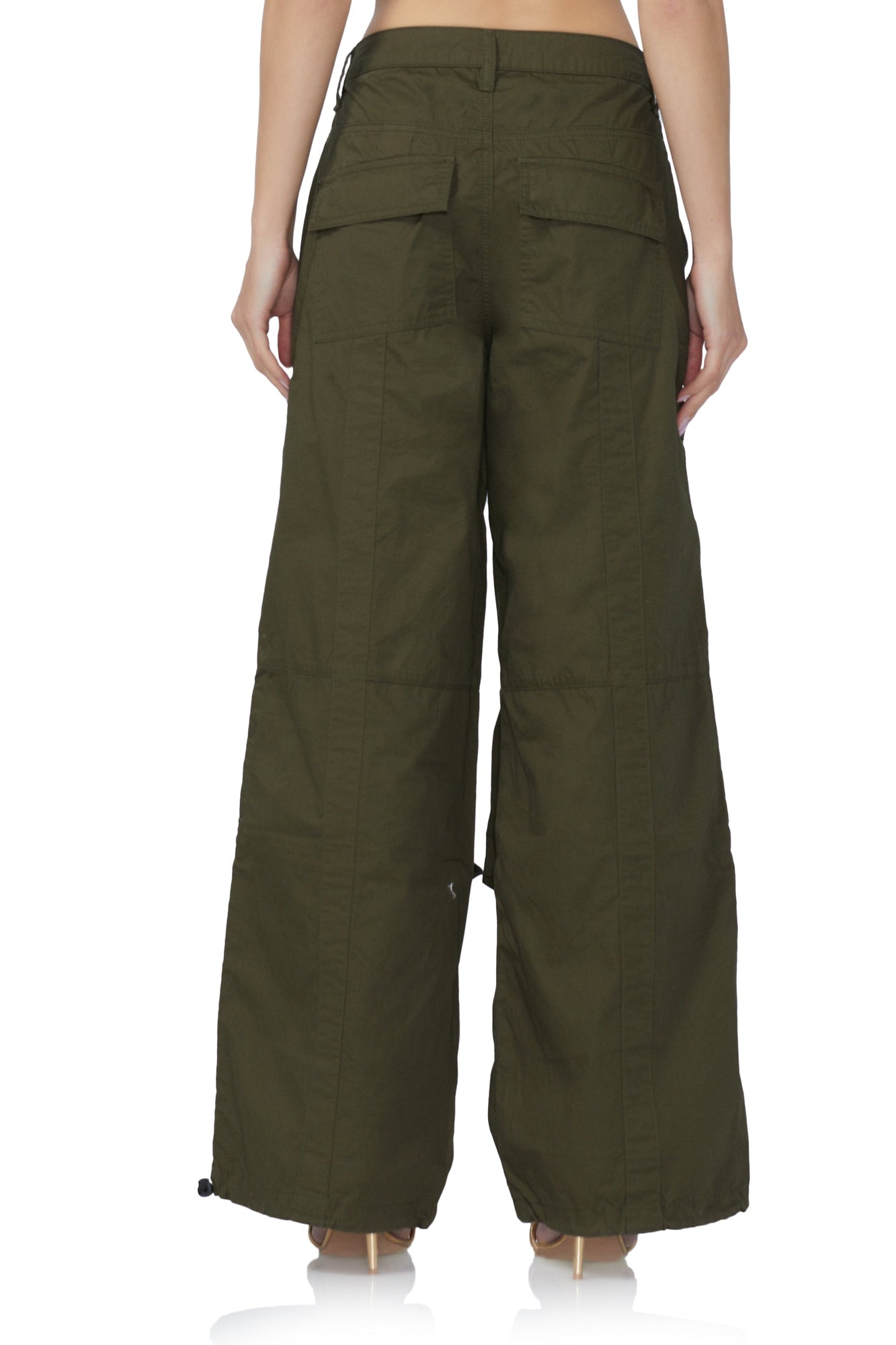 women's low rise wide leg cargo pant in olive night print