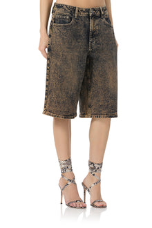 women's low rise baggy jorts in praline od wash