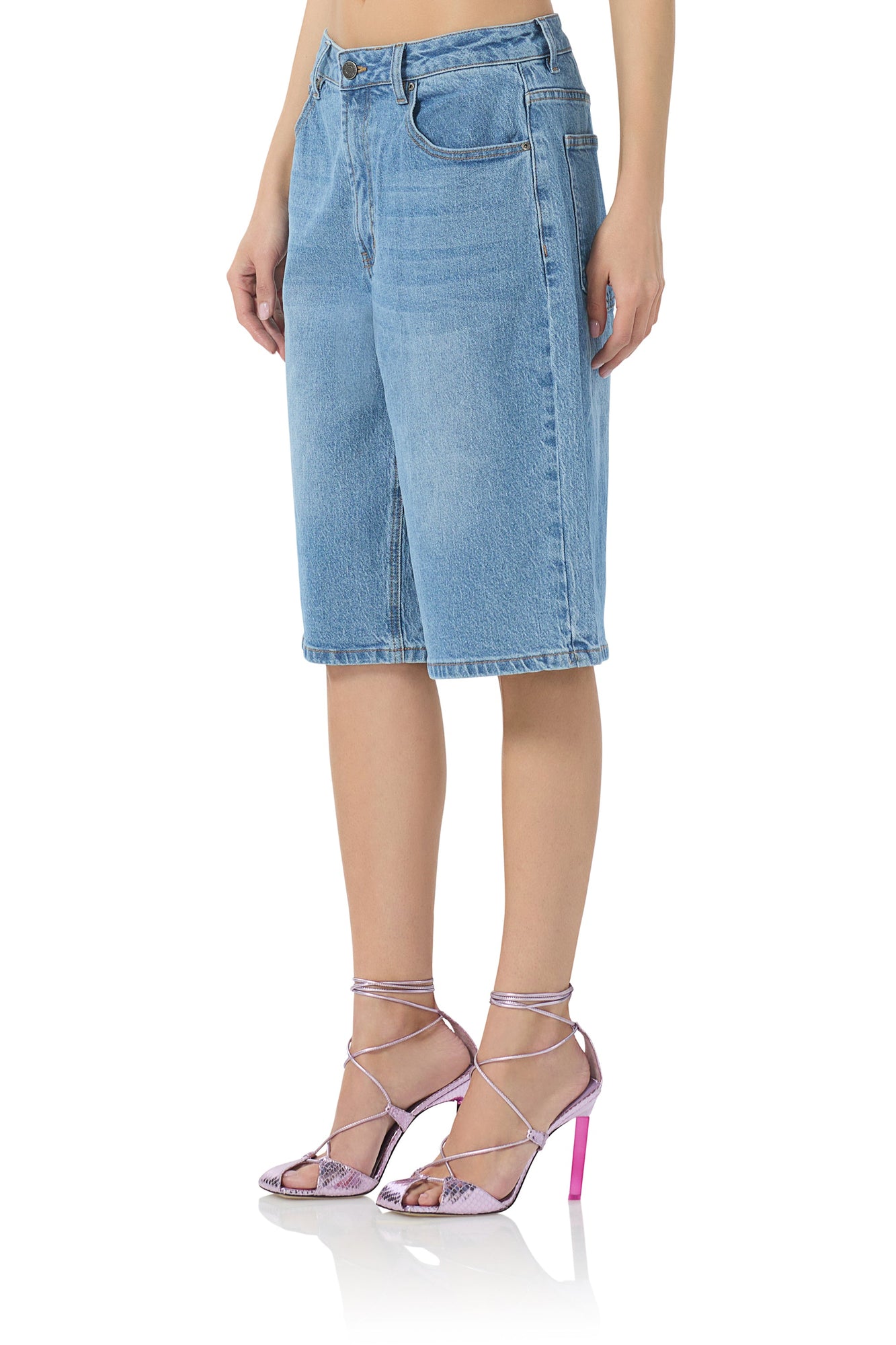 women's low rise baggy jorts in blue denim wash