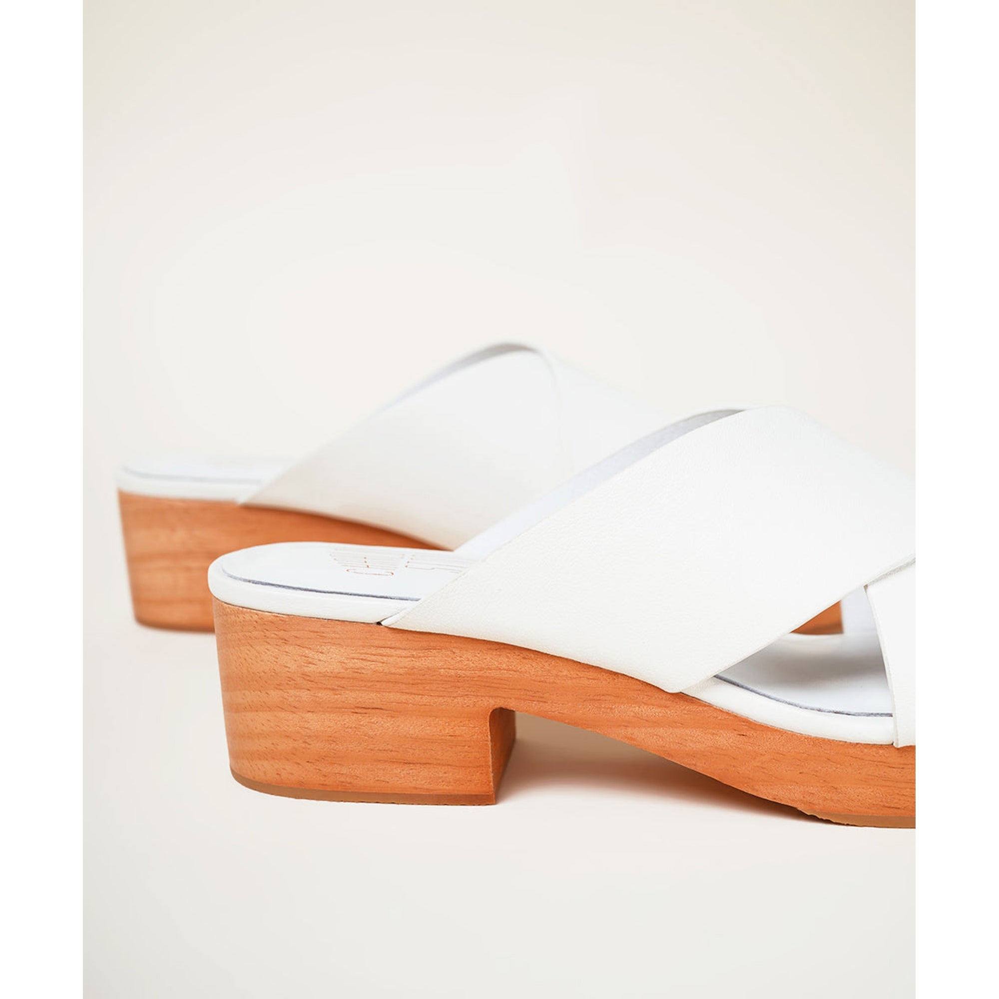 Amos Low Heel Clog Sandal | Latte