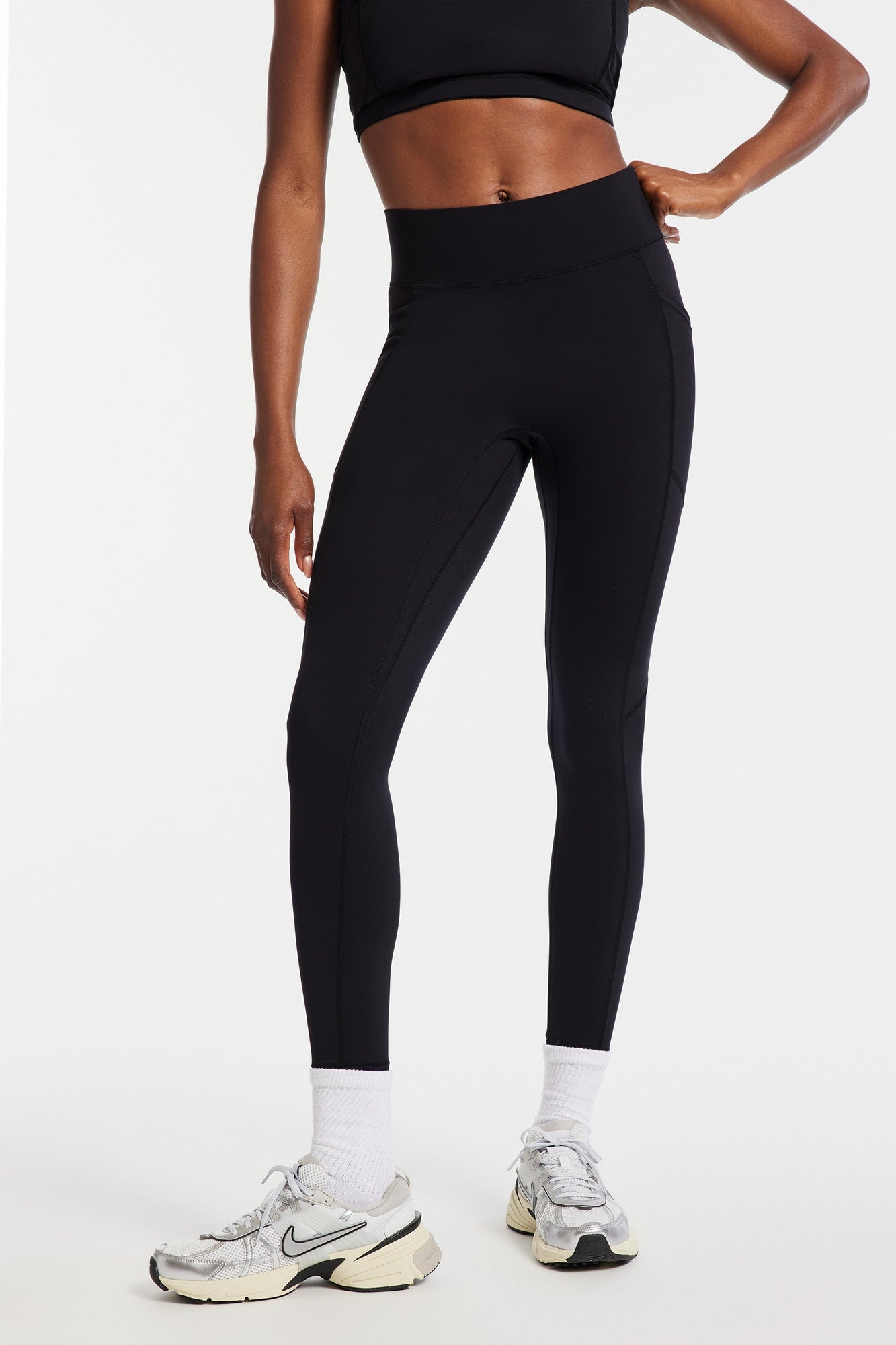 Center Stage Pocket Legging | Black