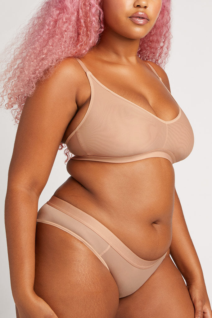 Low rise brief with a signature plush elastic waistband [Hannah L]