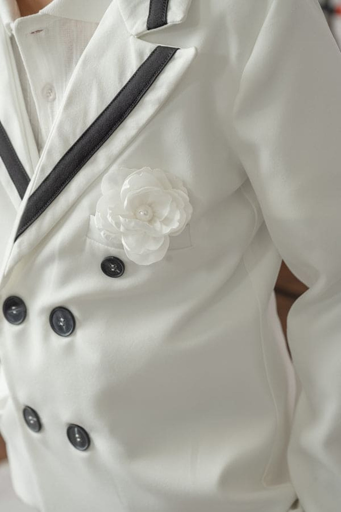 Boy | Alex Blazer With Black Contrast Line | White