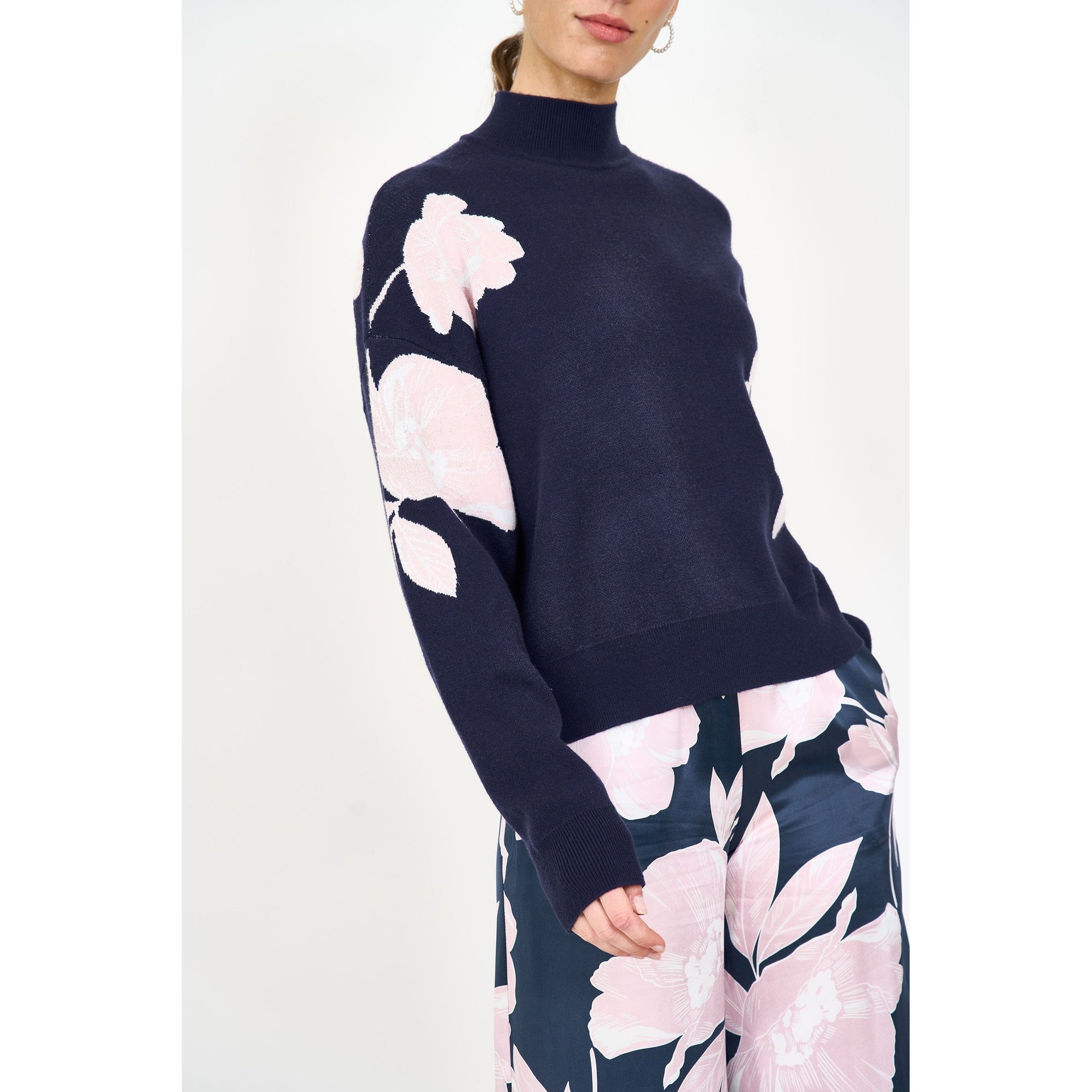 Brookie Sweater | Midnight Blossom