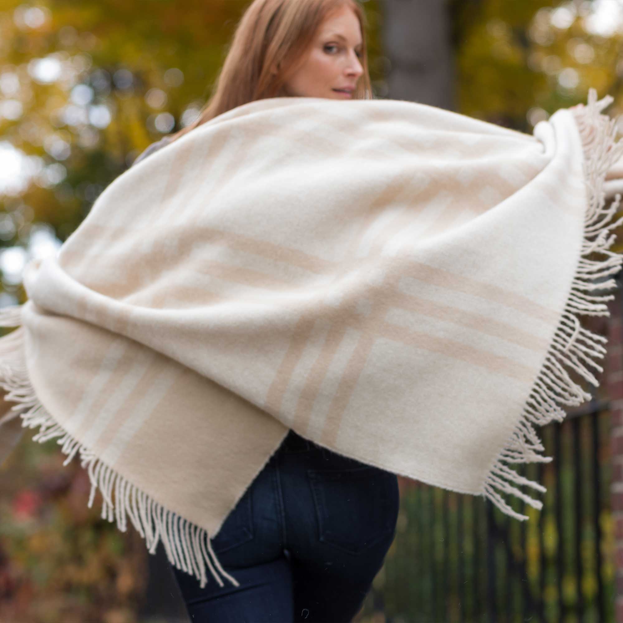 Boulder Throw | Ivory/Beige
