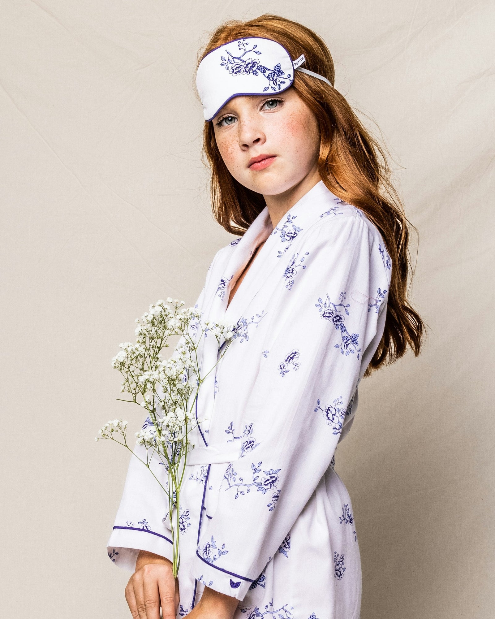 Kid's Twill Robe in Gardens of Giverny in Indigo Floral#Color_Indigo Floral