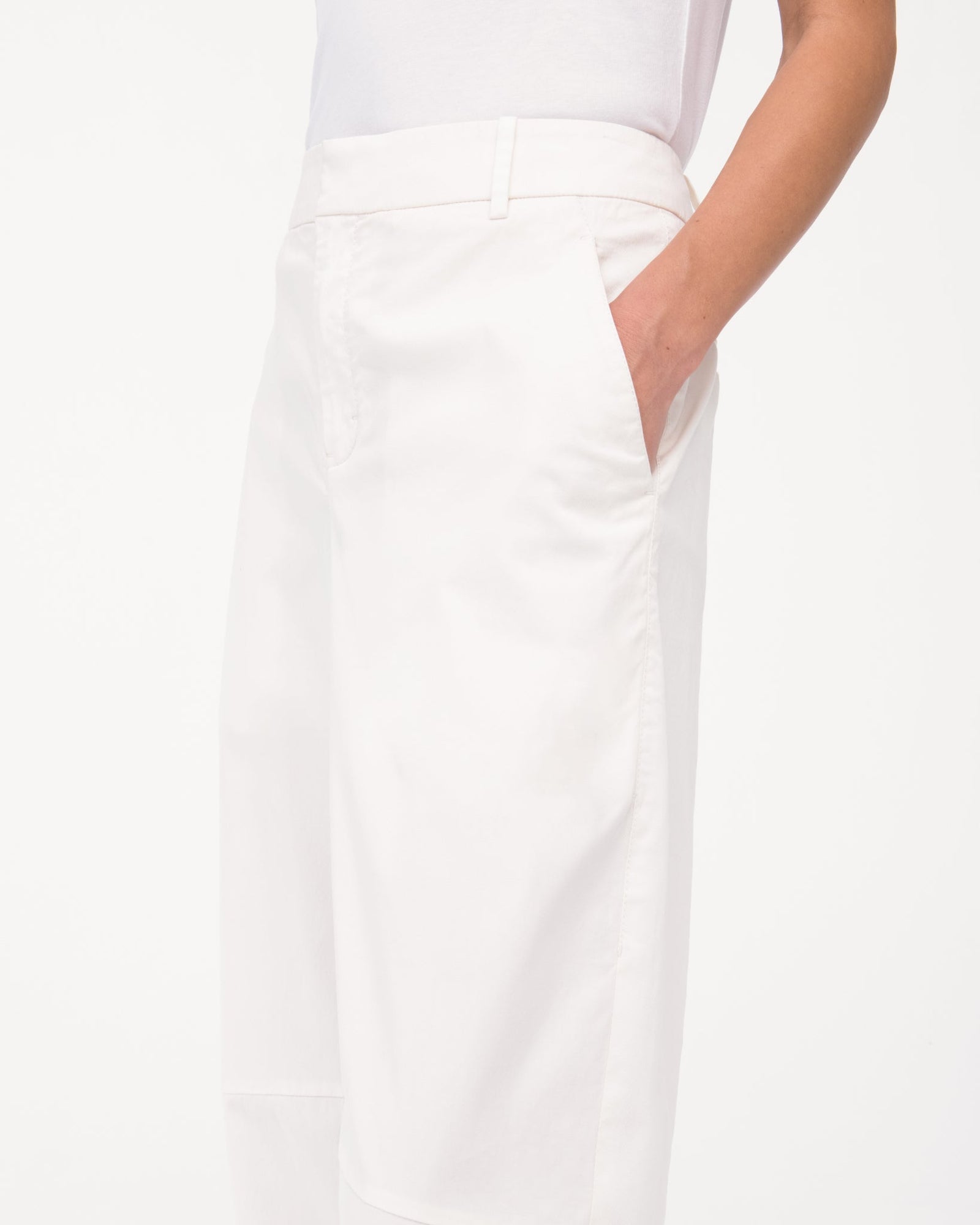 Another Tomorrow Curved Chino in Off White – Cotton Women's Trousers