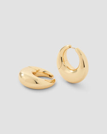 Dylan Huggies earring - close-up detail | gold huggie earrings
