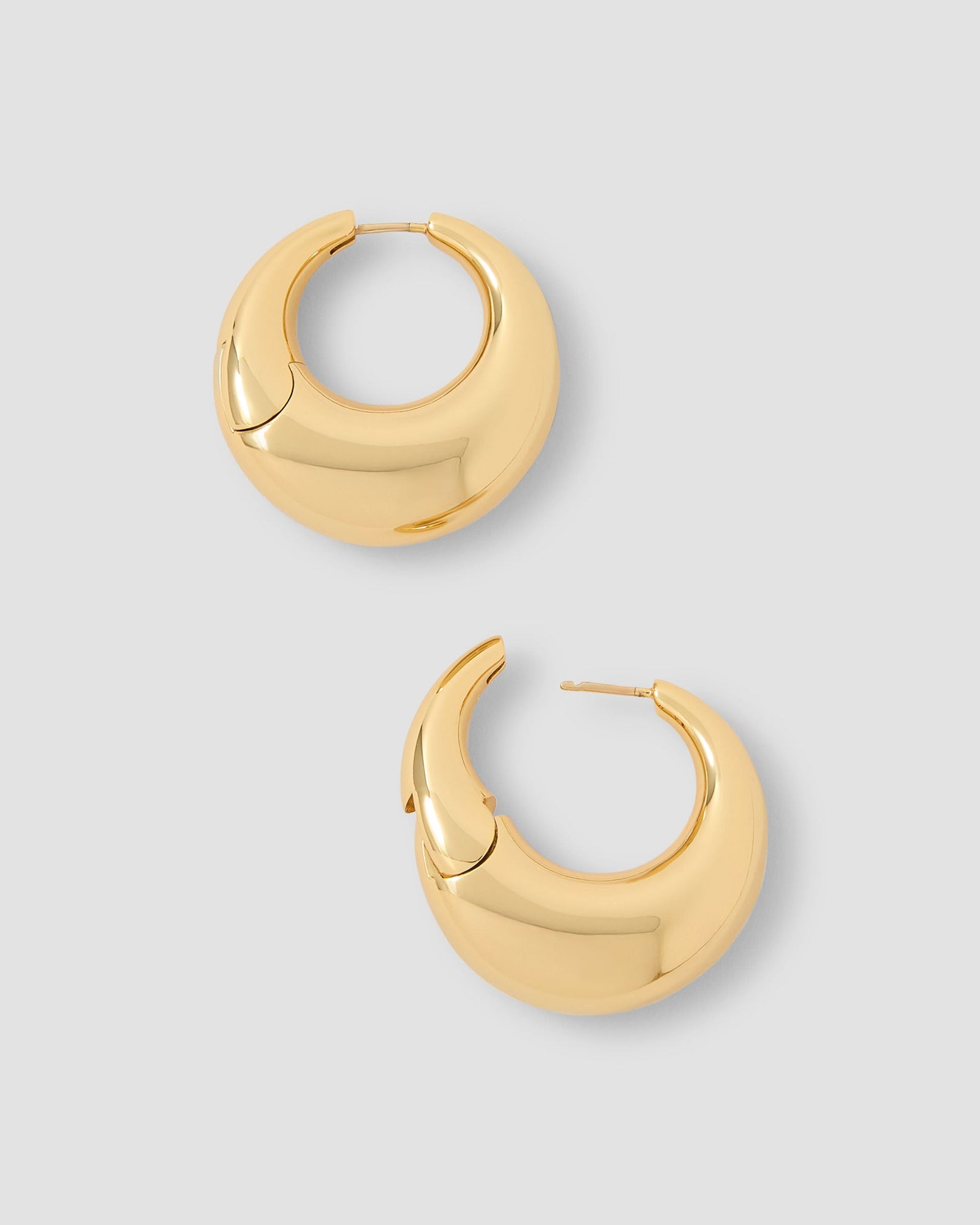 Dylan Huggies earring - side view | gold huggie earrings