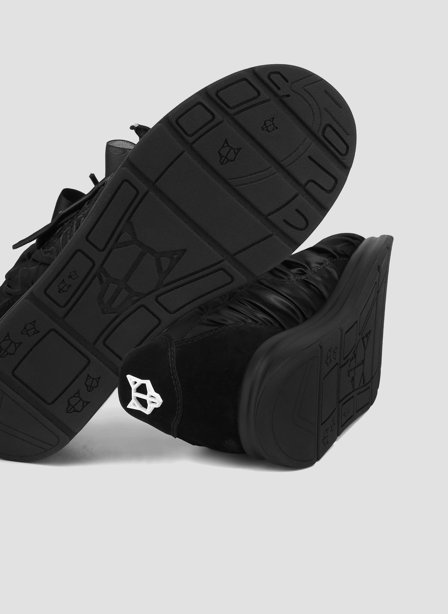 Womens | Expensed Satin Sneaker | Black