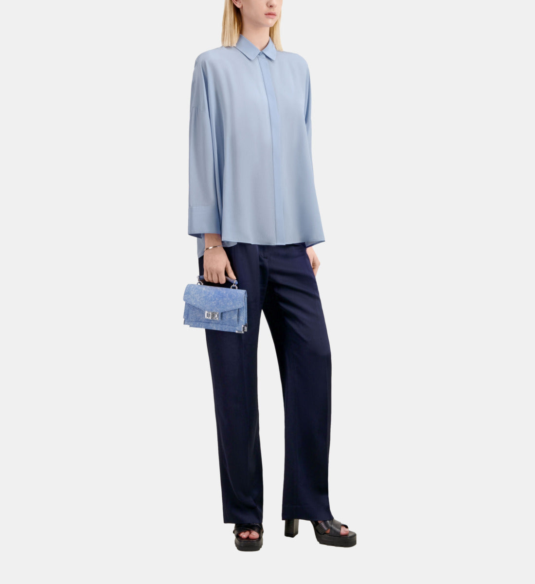 Loose Blue Shirt In Washed Silk | Women | Lavender