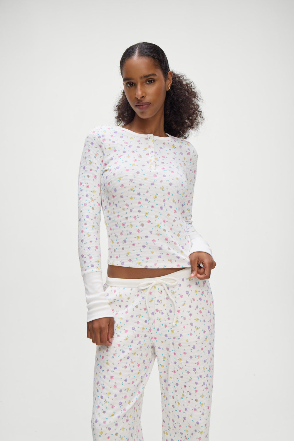 Nate Long Sleeve Shirt in Floral White Picnic Blanket Print