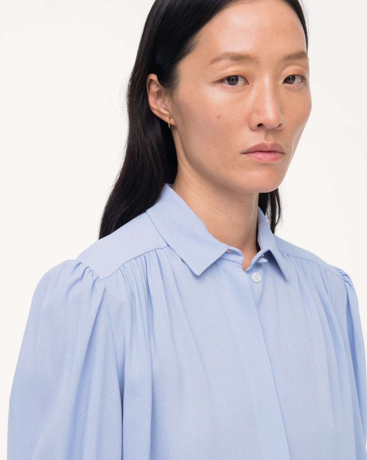 Another Tomorrow Gathered Blouse in Oxford Blue – Viscose Women's Top