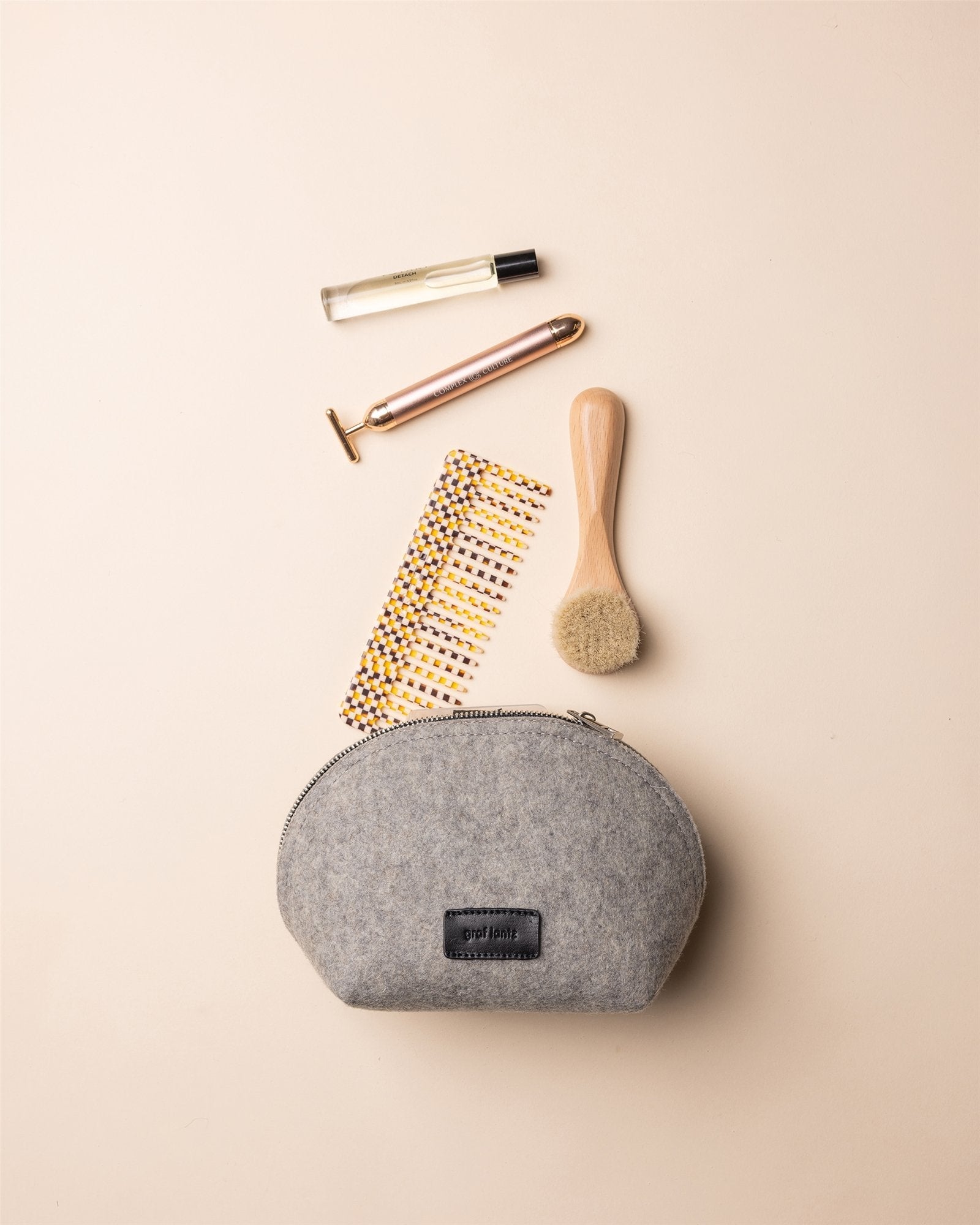 Pochi Merino Wool Medium Pouch | Granite