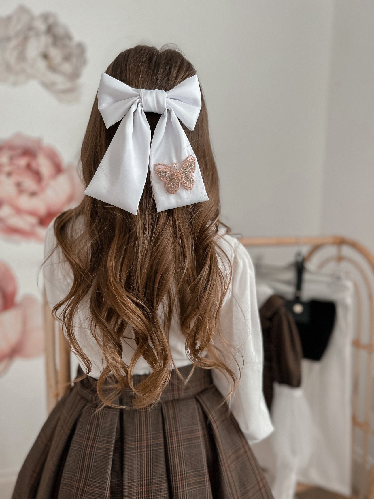 Girl | Anise Satin Embroidered Hair Bows | White