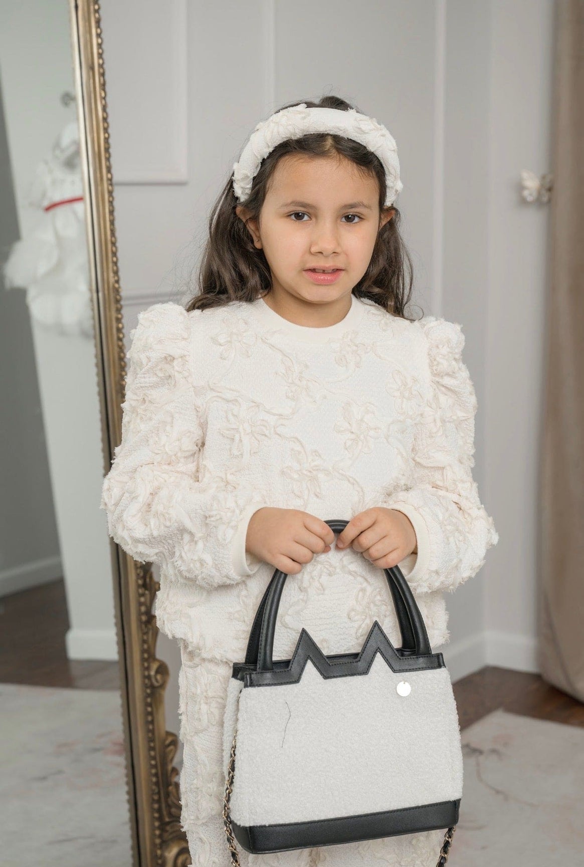 Girl | The Kat Handbag | White x Black