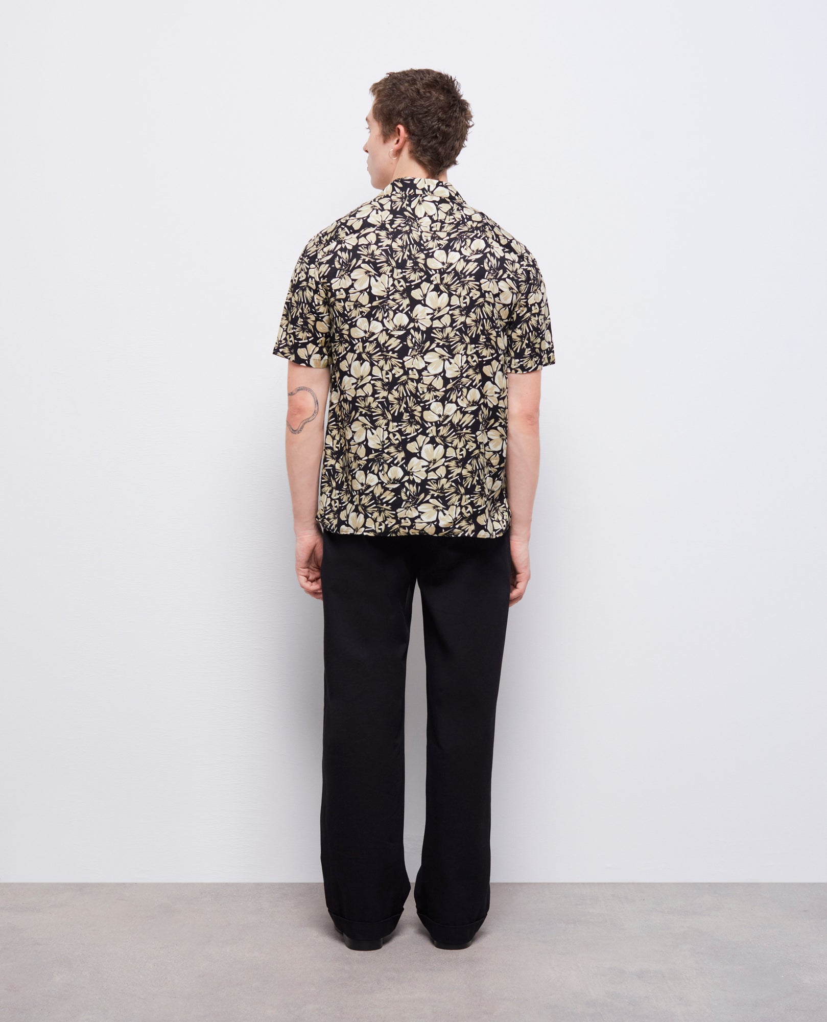 Floral Hawaiian Collar Shirt | Men | Black Brown