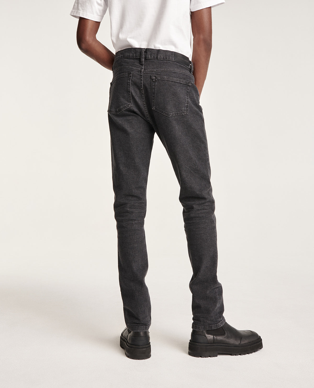 Faded Slim-Fit Jeans With Pockets | Men | Black Washed