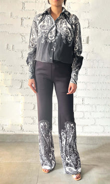 Hemant And Nandita | Viri Heavy Crepe Fitted & Flared Pants | Black White