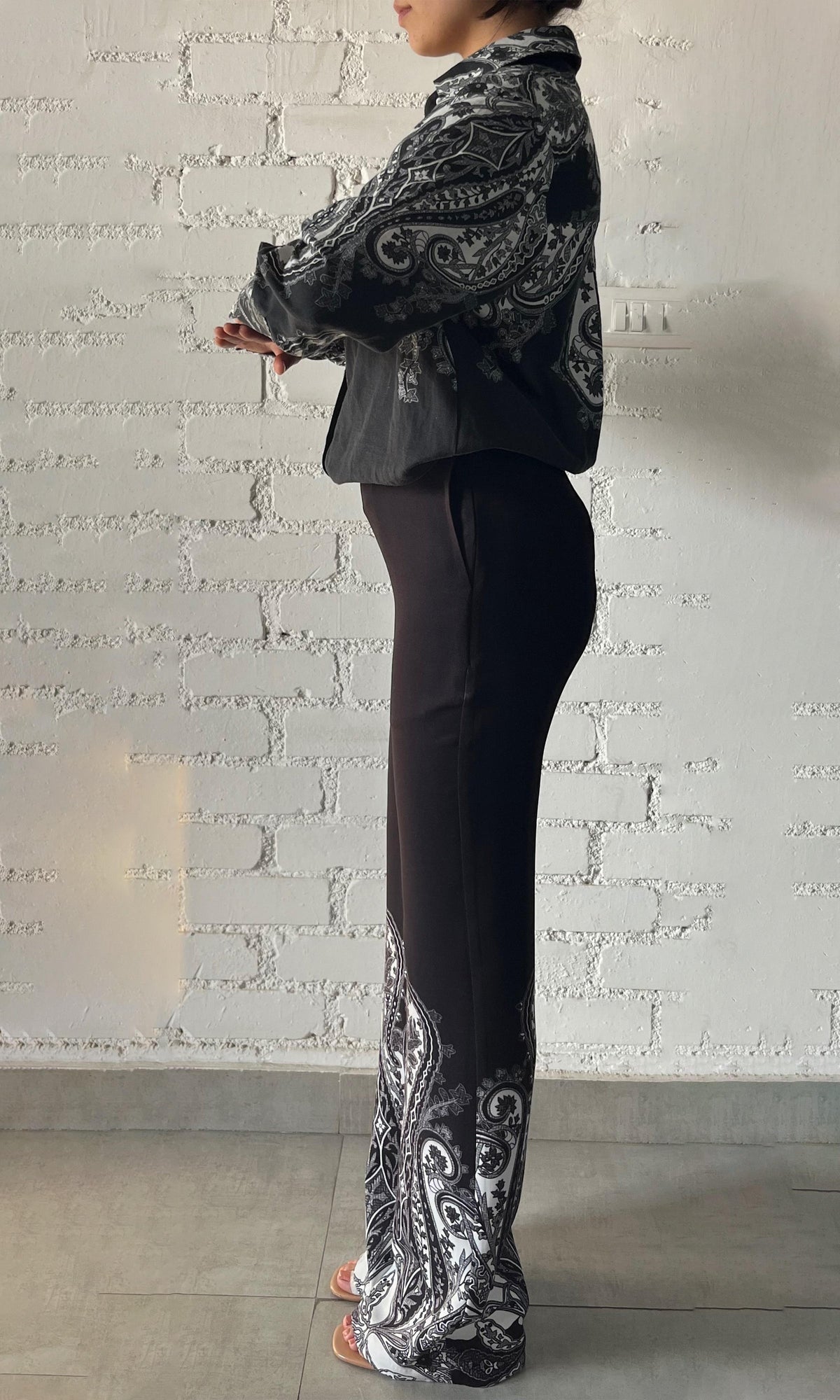 Hemant And Nandita | Viri Heavy Crepe Fitted & Flared Pants | Black White