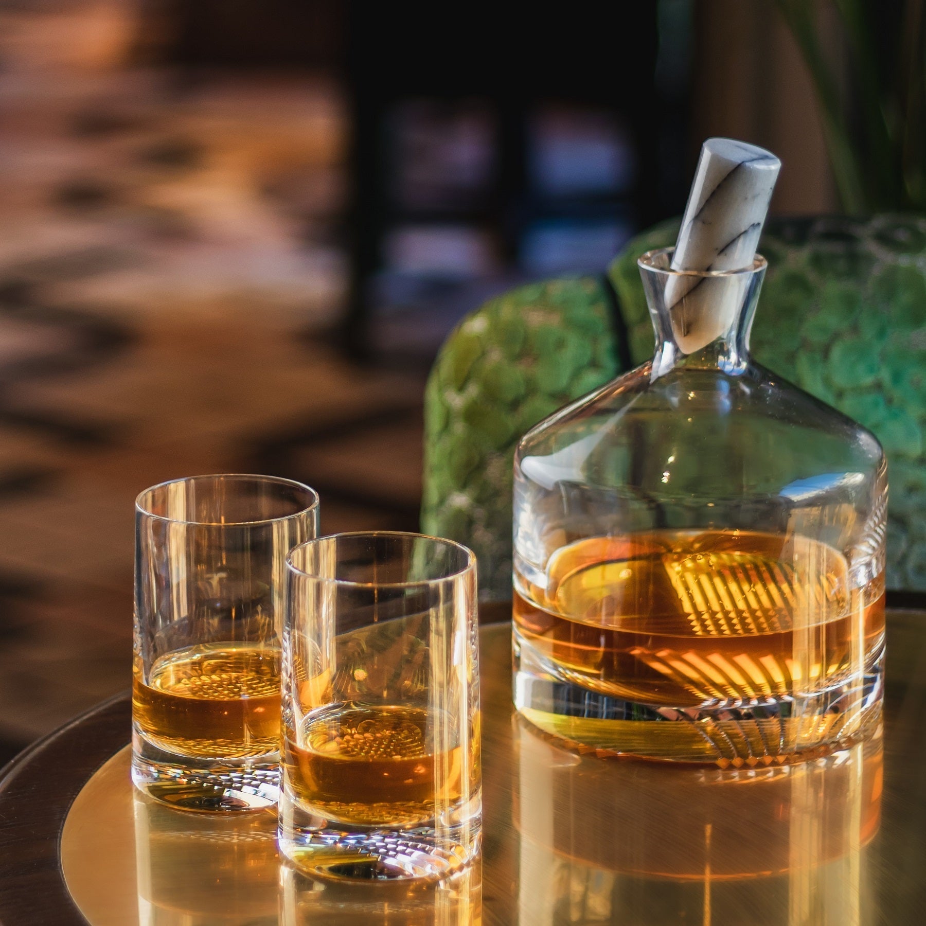 Alba Whisky Bottle - Short | Clear Crystal/Marble
