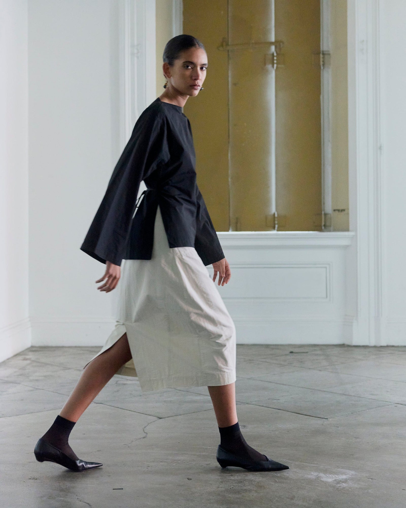 Summer | Jarmaine Back-Slit Barrel Skirt in Size Small