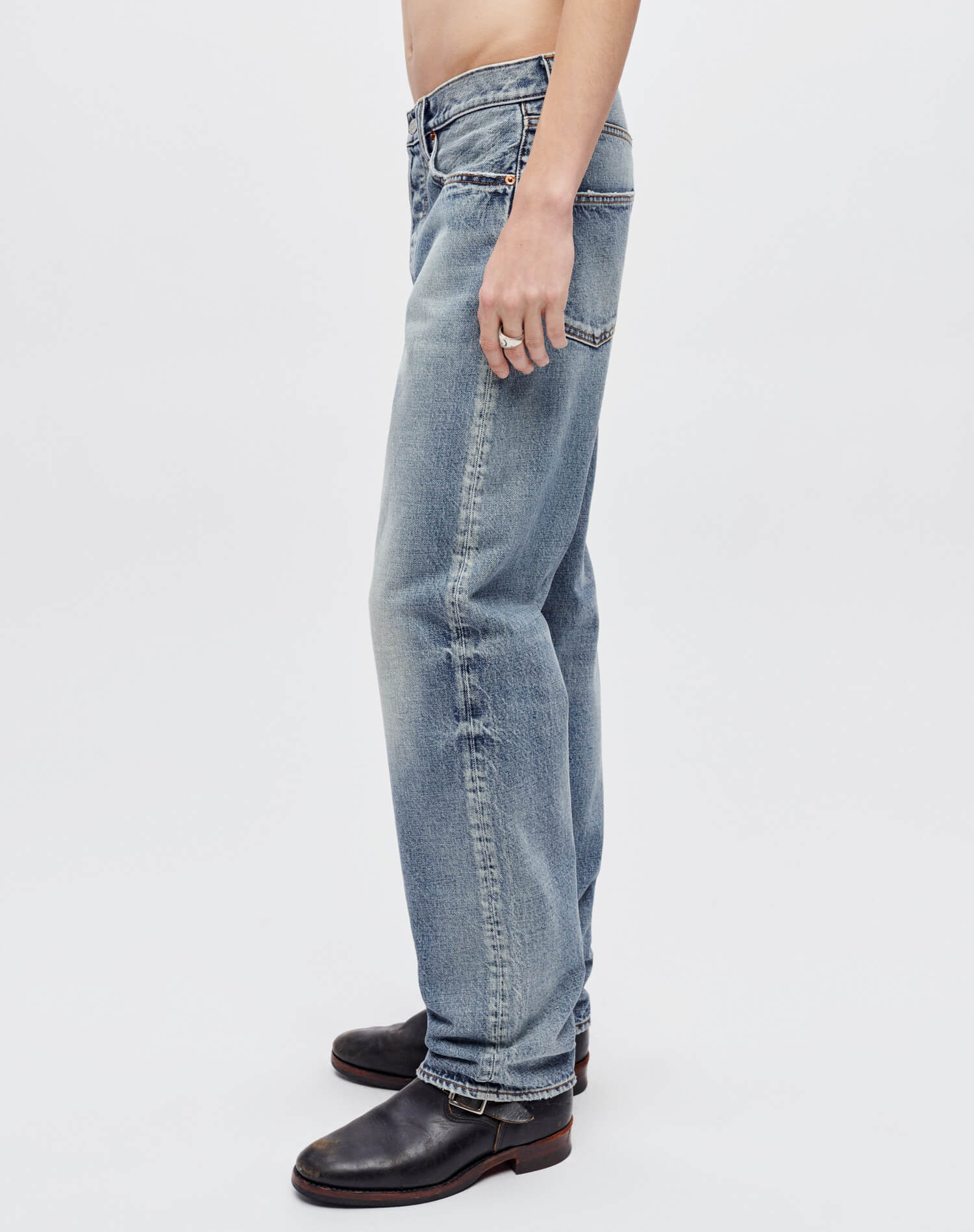 Mens | 1401 Straight | Mid Worn Light Blue