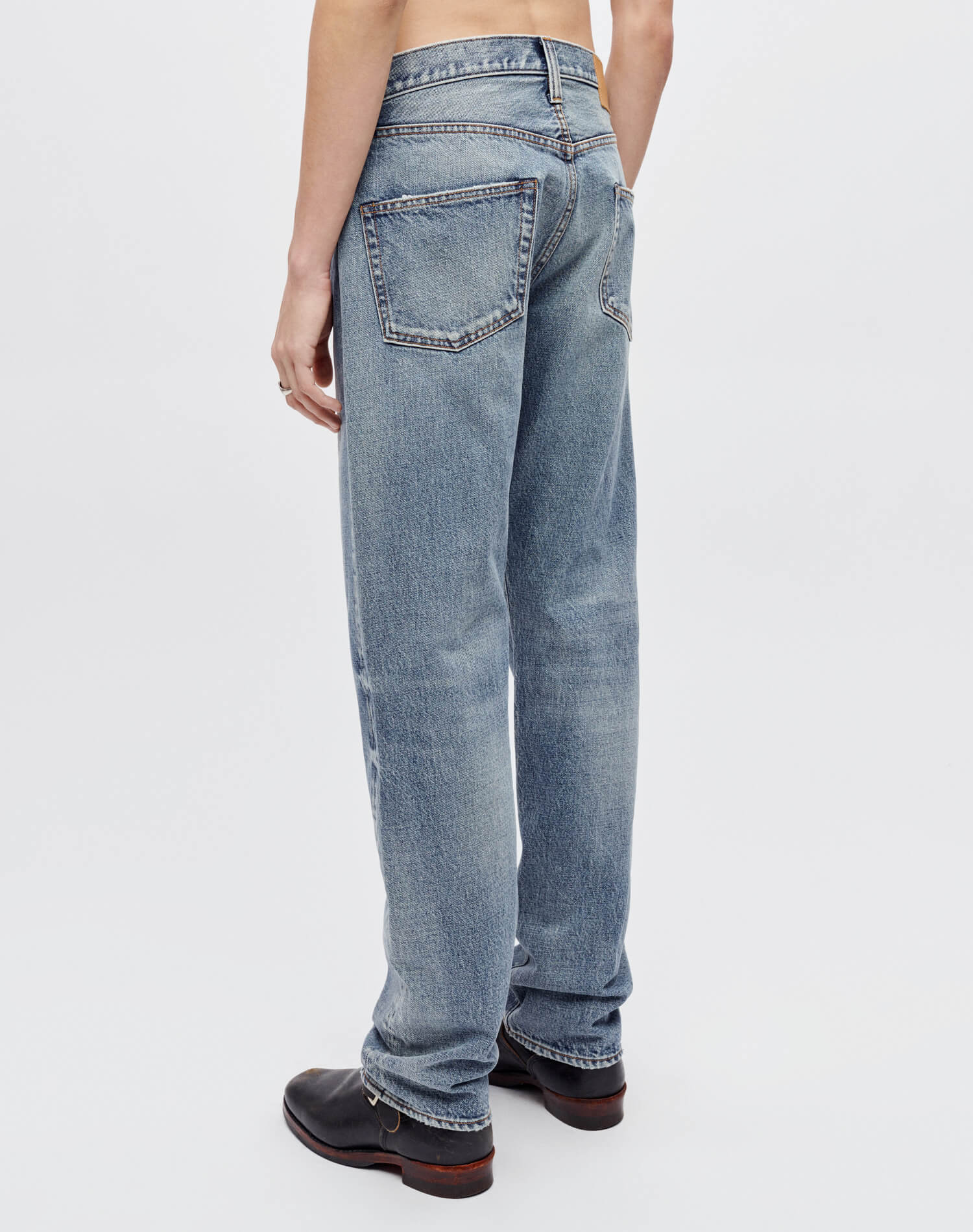 Mens | 1401 Straight | Mid Worn Light Blue