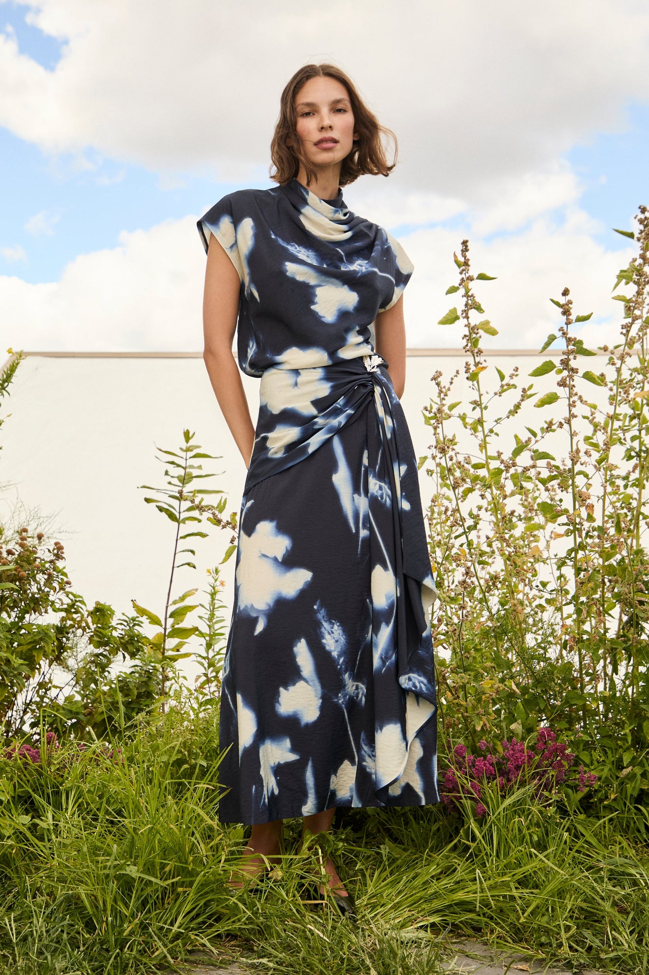 Abstract Floral Crepe Cascade Skirt | Navy