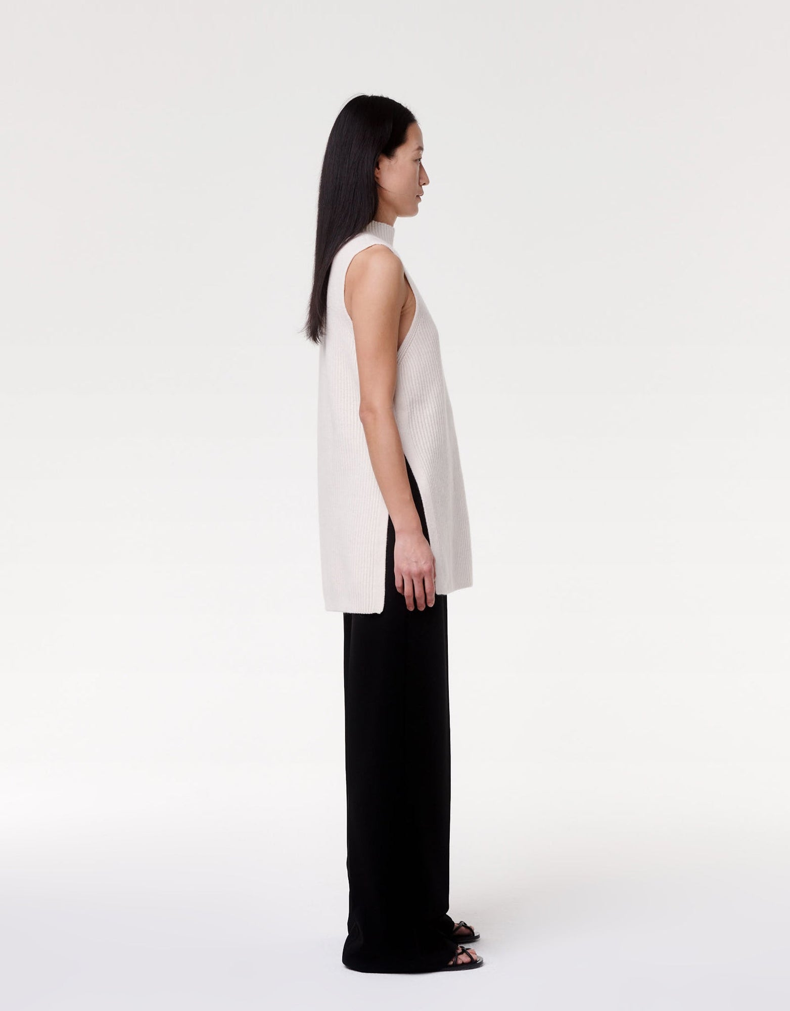 Another Tomorrow Mock Neck Sleeveless Sweater in Off White – Cashmere Women's Knitwear