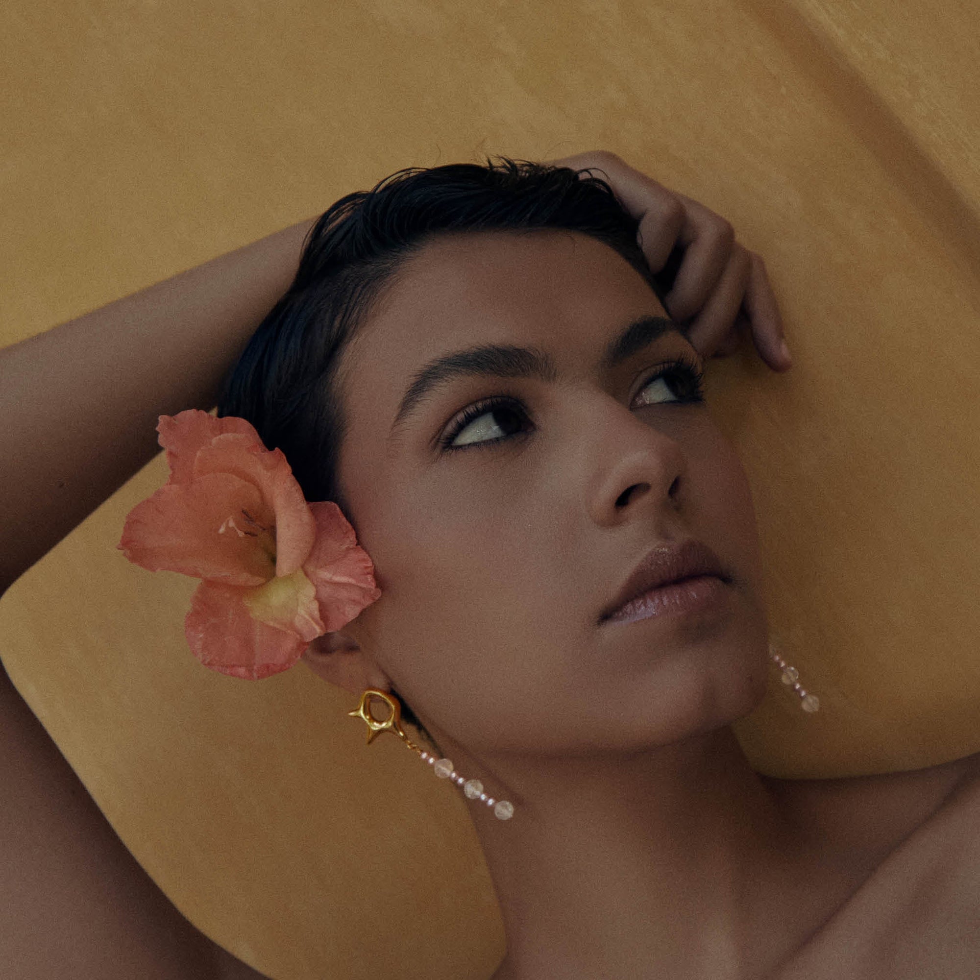 Ziggy Mini Earrings | 18K Gold Plated | Freshwater Pearls/Topaz