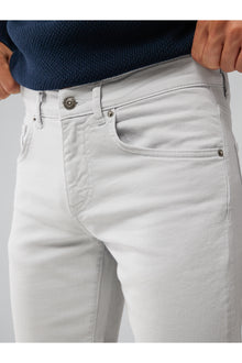 Men | Jay Solid Stretch Lht Jeans | Micro Chip