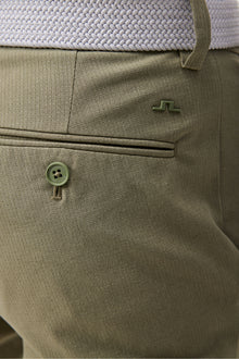 Men | Vent Pant | Oil Green
