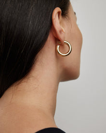 Natasha Huggies earring - close-up detail | gold huggie earrings