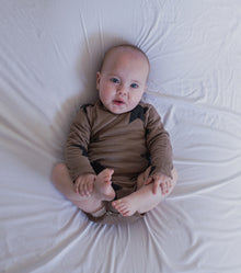 Newborn | Soft Faded Star Envelope Onesie | Earth Brown