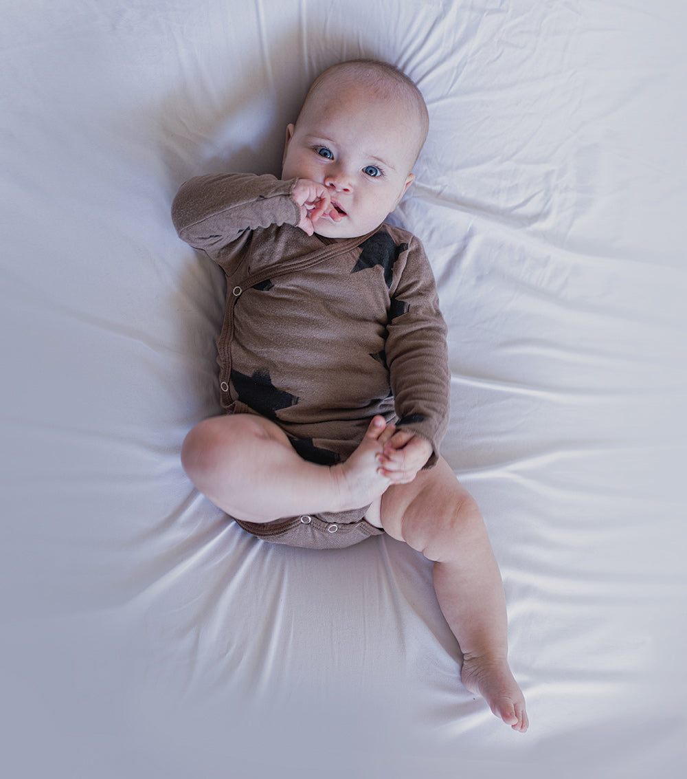 Newborn | Soft Faded Star Envelope Onesie | Earth Brown